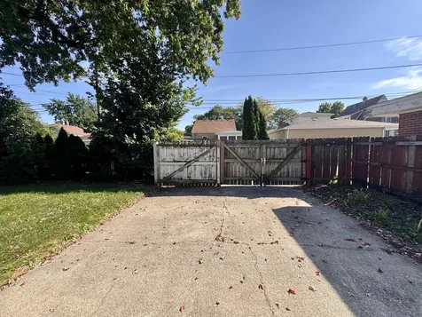 103 Highland Street Calumet City IL 60409