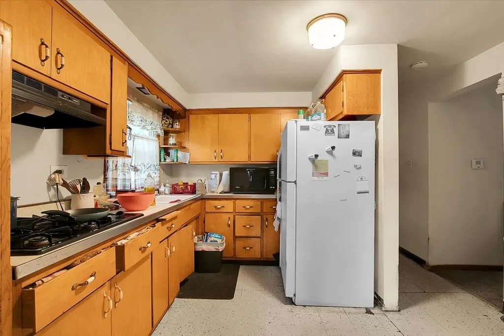 13134 Sacramento Avenue Blue Island IL 60406