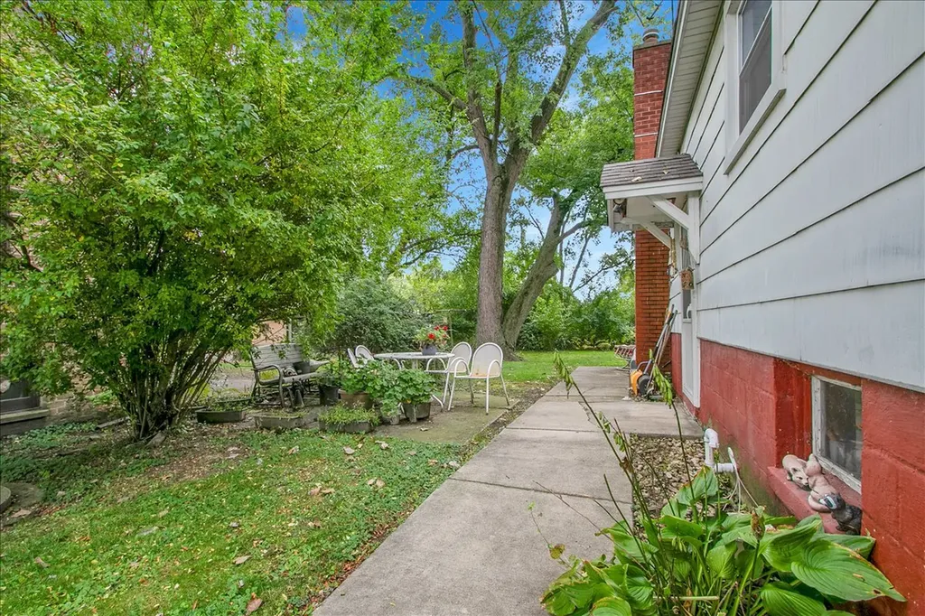 13134 Sacramento Avenue Blue Island IL 60406