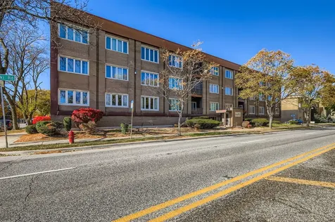 10048 South Pulaski Road Oak Lawn IL 60453