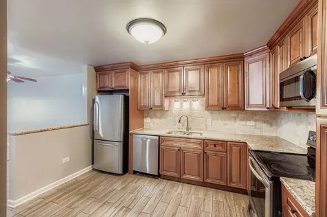 10048 South Pulaski Road Oak Lawn IL 60453