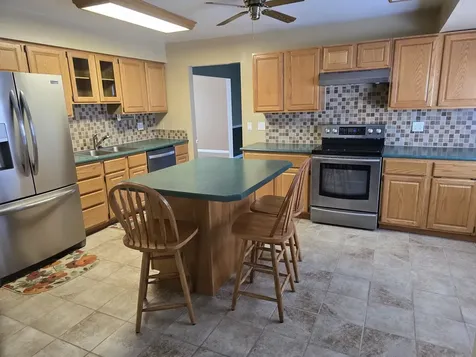827 South Mckinley Avenue Kankakee IL 60901