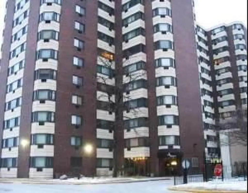 7337 South South Shore Drive Chicago IL 60649