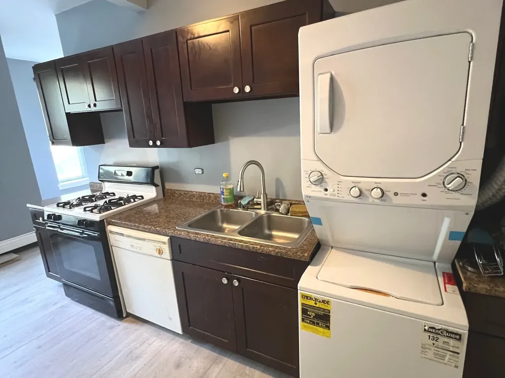 541 East 60th Street Chicago IL 60637
