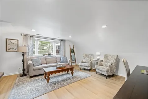 204 Country Commons Road Trout Valley IL 60013