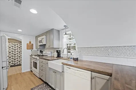 204 Country Commons Road Trout Valley IL 60013