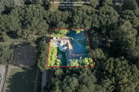 204 Country Commons Road Trout Valley IL 60013