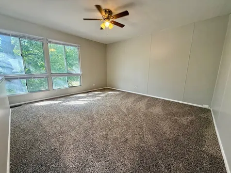 149 Highbury Drive Elgin IL 60120