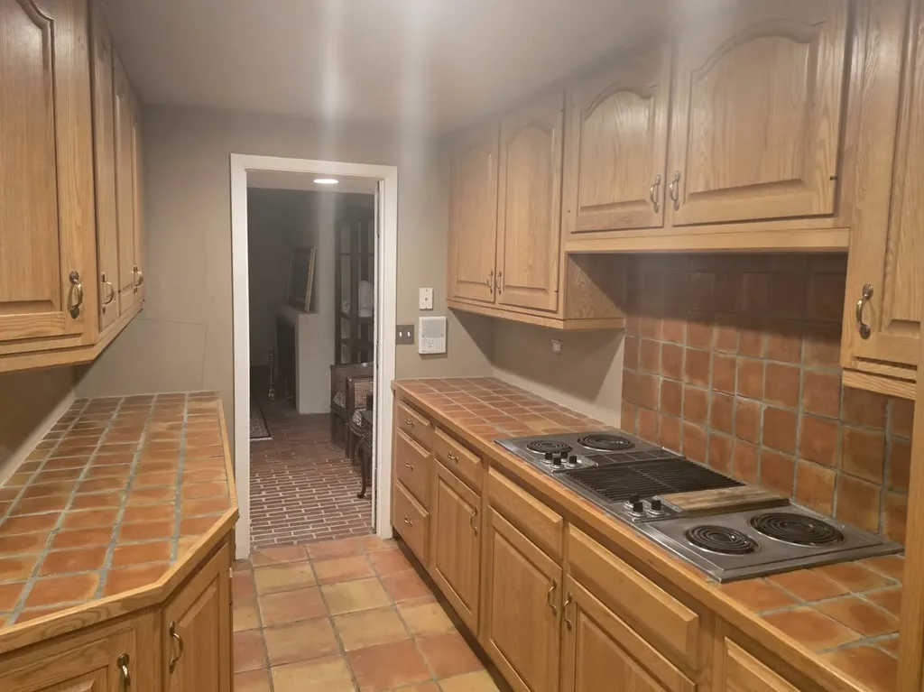 29 East Scott Street Chicago IL 60610