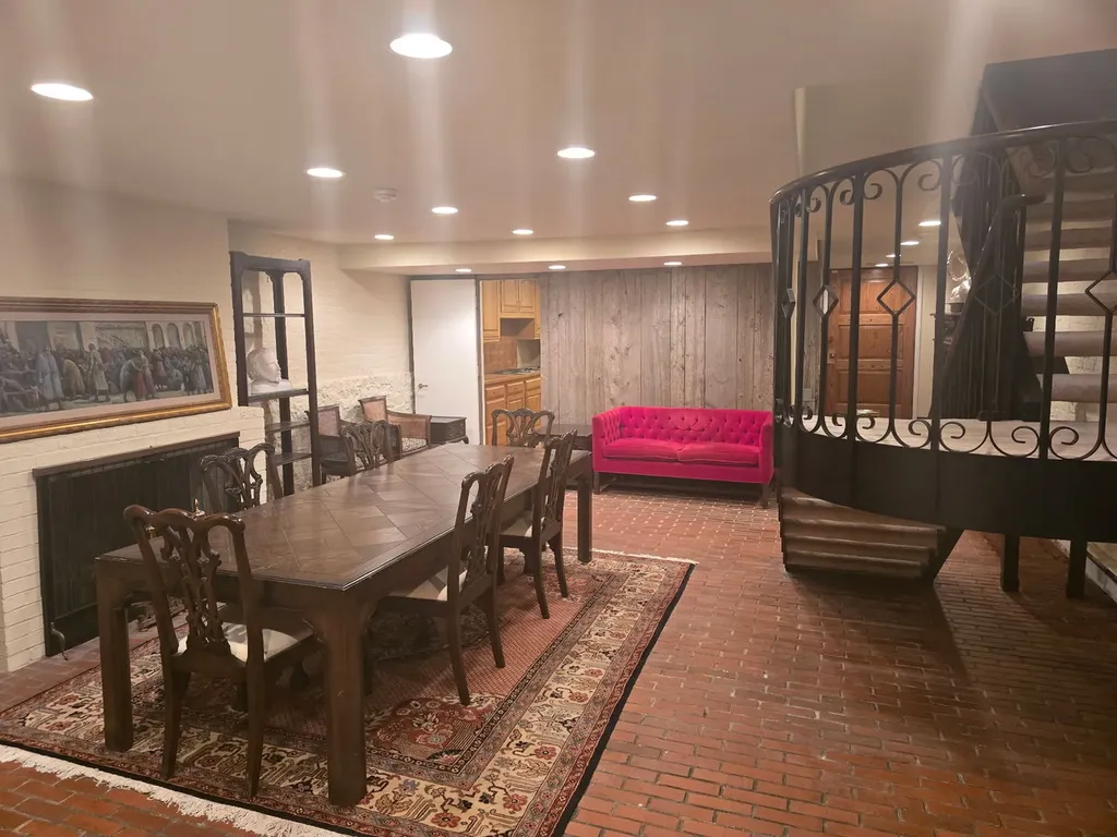 29 East Scott Street Chicago IL 60610