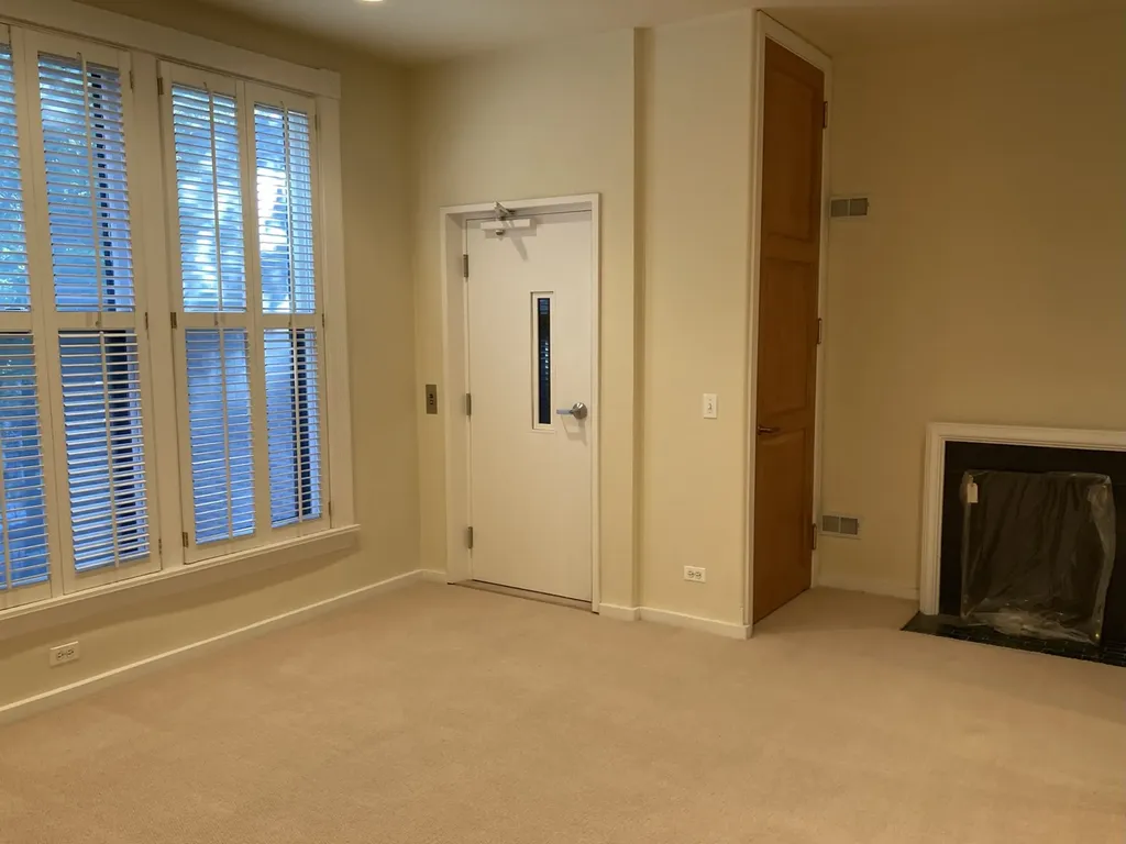 29 East Scott Street Chicago IL 60610