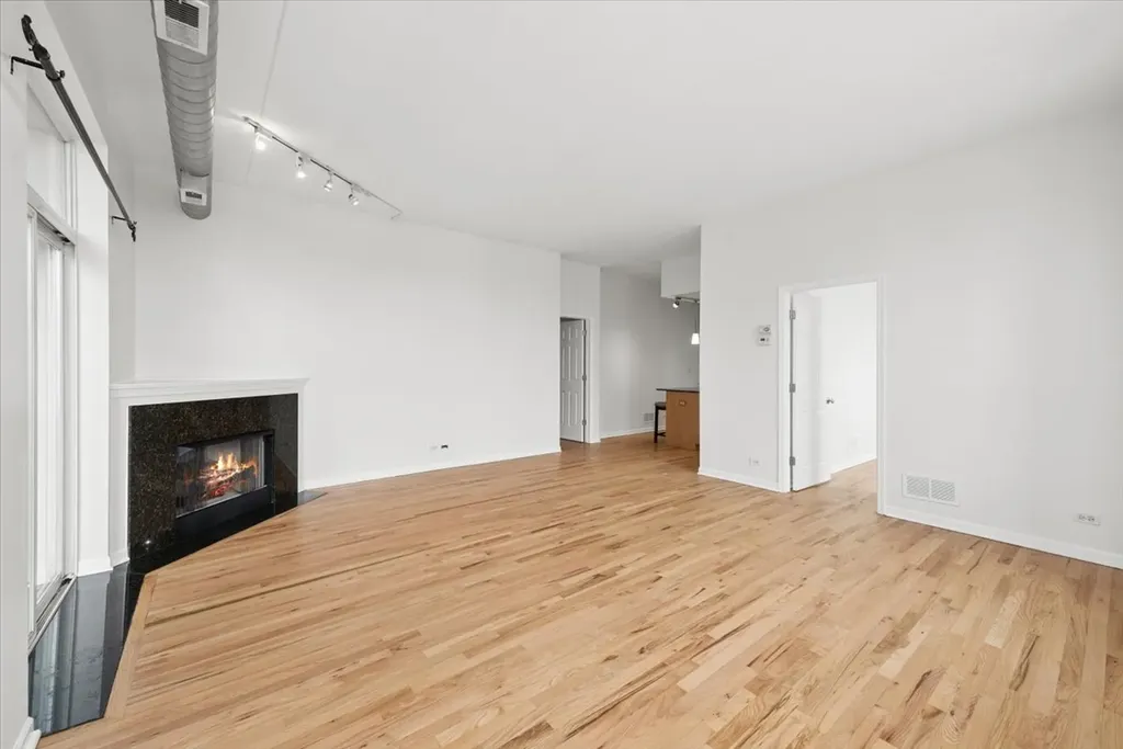 2356 North Elston Avenue Chicago IL 60614