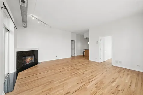 2356 North Elston Avenue Chicago IL 60614