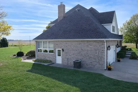 23 Cedarwood Drive Watseka IL 60970