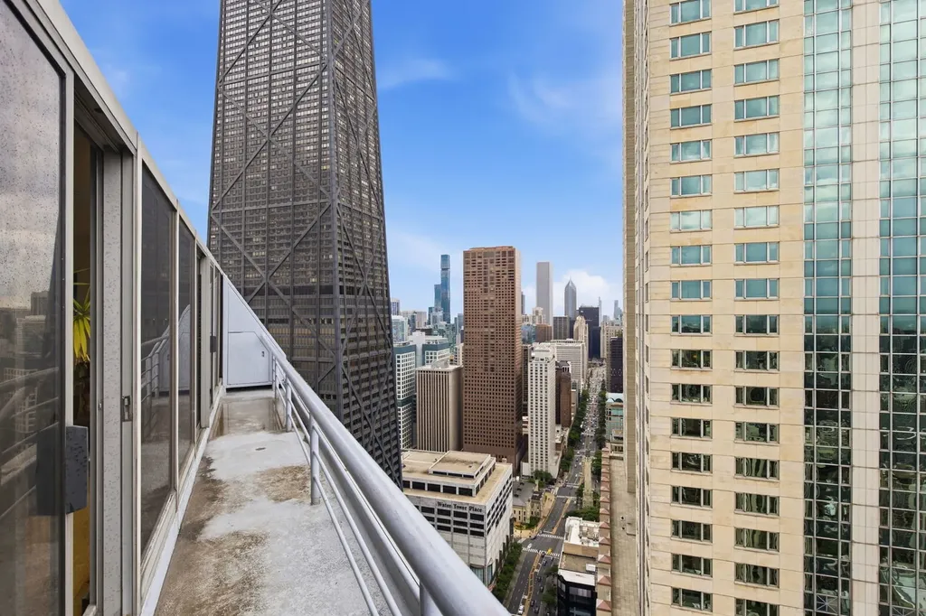 950 North Michigan Avenue Chicago IL 60611