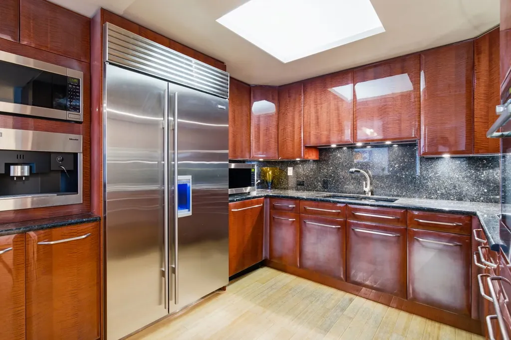 950 North Michigan Avenue Chicago IL 60611