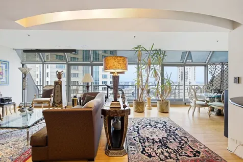 950 North Michigan Avenue Chicago IL 60611