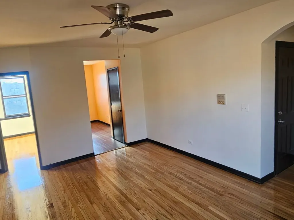 6820 South Perry Avenue Chicago IL 60621