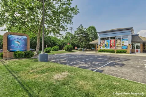 1440 East Grand Avenue Lindenhurst IL 60046