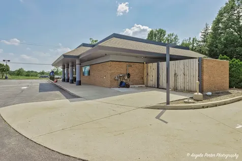 1440 East Grand Avenue Lindenhurst IL 60046