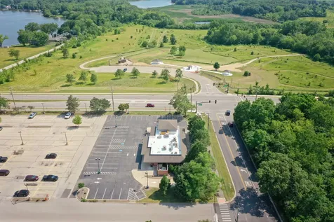 1440 East Grand Avenue Lindenhurst IL 60046