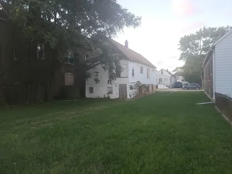 41 155TH Place Calumet City IL 60409