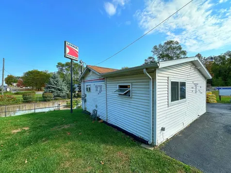 1215 North Bloomington Street Streator IL 61364