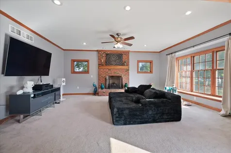 1084 Redwood Drive Yorkville IL 60560