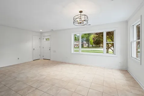 837 East Rockland Road Libertyville IL 60048