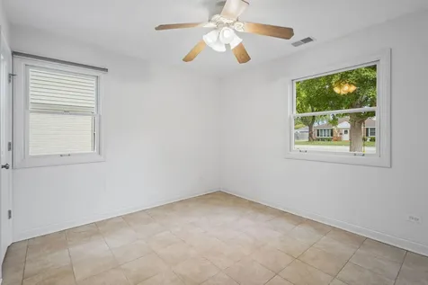 837 East Rockland Road Libertyville IL 60048