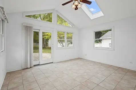 837 East Rockland Road Libertyville IL 60048