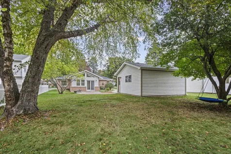 837 East Rockland Road Libertyville IL 60048