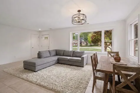 837 East Rockland Road Libertyville IL 60048