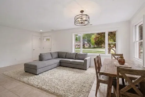 837 East Rockland Road Libertyville IL 60048