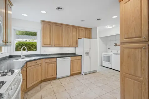 837 East Rockland Road Libertyville IL 60048