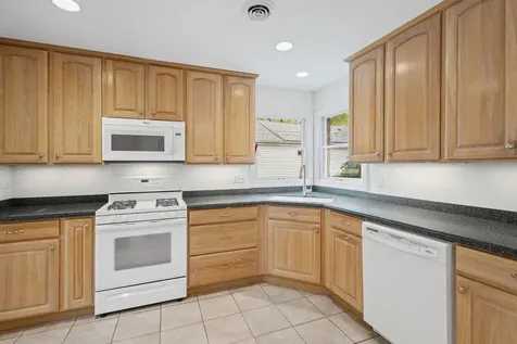 837 East Rockland Road Libertyville IL 60048