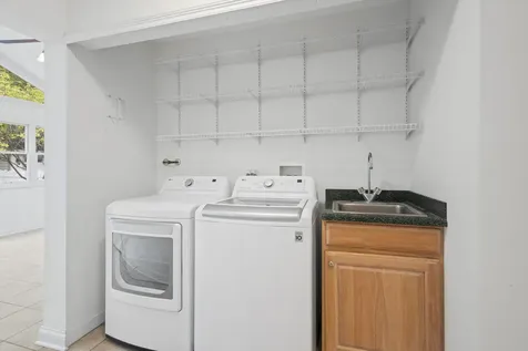 837 East Rockland Road Libertyville IL 60048