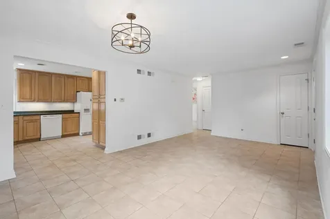 837 East Rockland Road Libertyville IL 60048