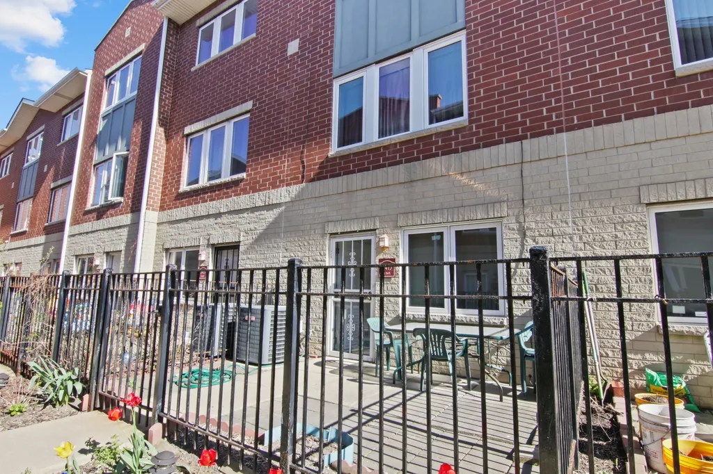2415 West 32nd Place Chicago IL 60608