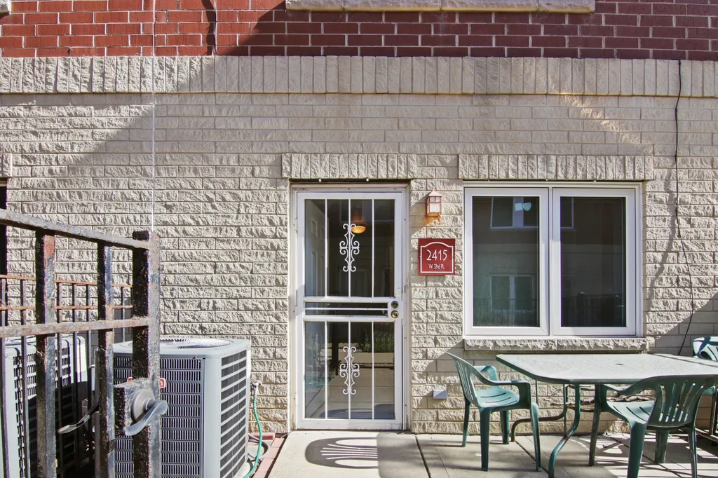 2415 West 32nd Place Chicago IL 60608