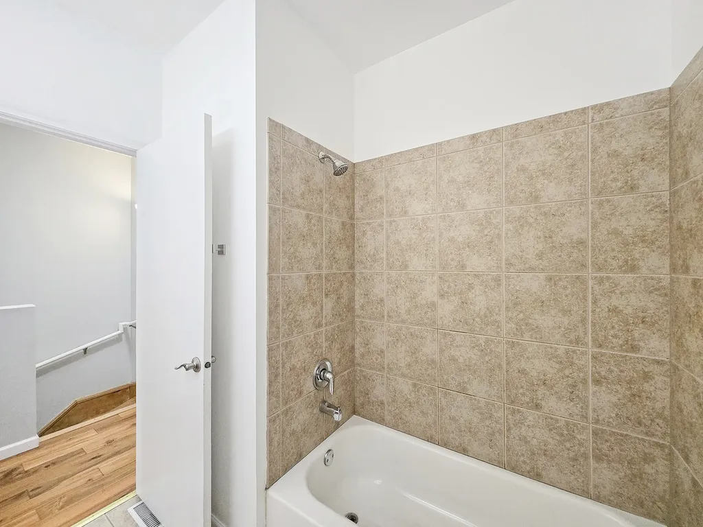 2415 West 32nd Place Chicago IL 60608