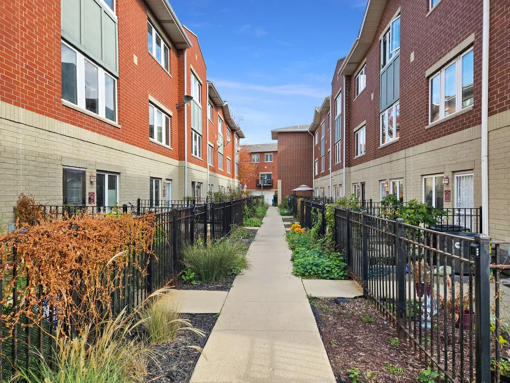 2415 West 32nd Place Chicago IL 60608