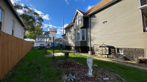 208 28TH Avenue Bellwood IL 60104