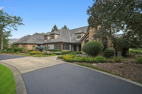 18 S Wynstone Drive North Barrington IL 60010