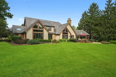 18 S Wynstone Drive North Barrington IL 60010