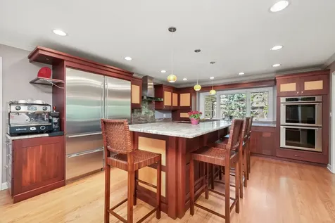 18 S Wynstone Drive North Barrington IL 60010