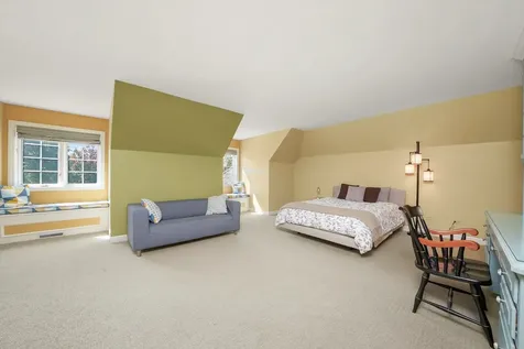 18 S Wynstone Drive North Barrington IL 60010