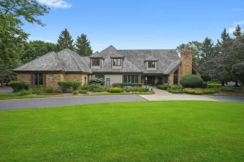 18 S Wynstone Drive North Barrington IL 60010