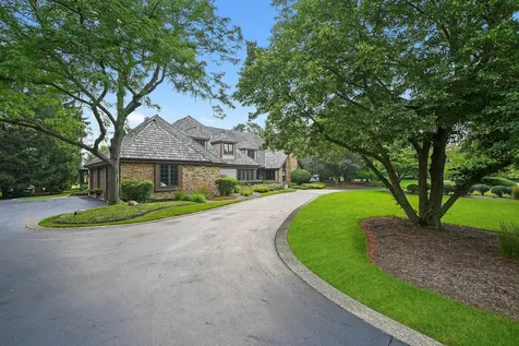 18 S Wynstone Drive North Barrington IL 60010