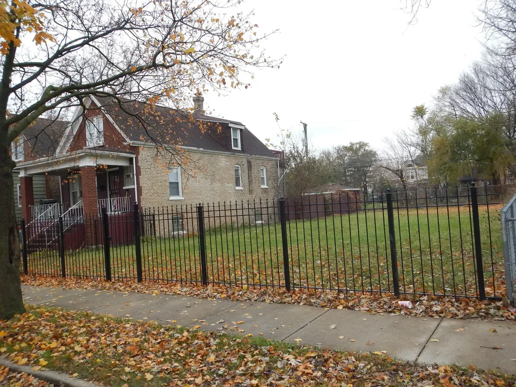 7640 South Lowe Avenue Chicago IL 60620